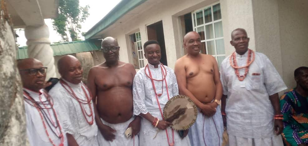 Dein of Agbor Confers Chieftaincy Title on deserving Agbor indigenes.