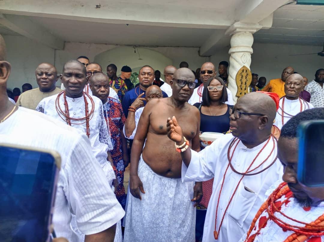 Dein of Agbor Confers Chieftaincy Title on deserving Agbor indigenes.