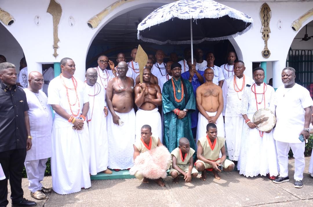 Dein of Agbor Confers Chieftaincy Title on deserving Agbor indigenes.