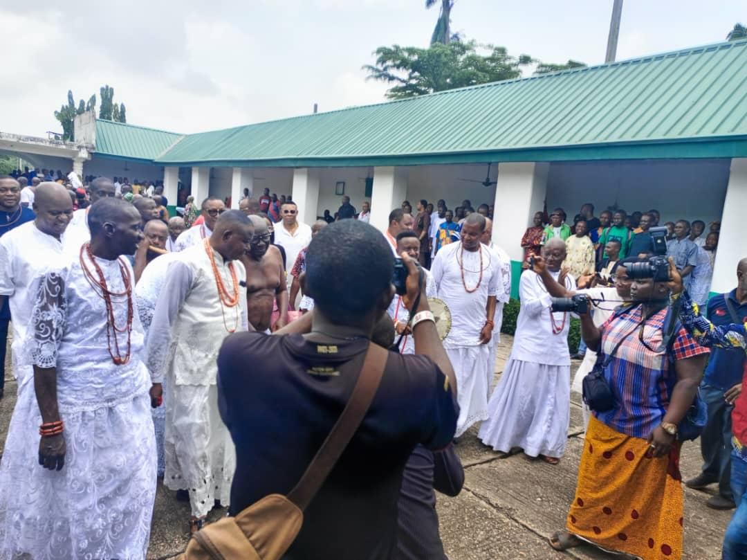 Dein of Agbor Confers Chieftaincy Title on deserving Agbor indigenes.